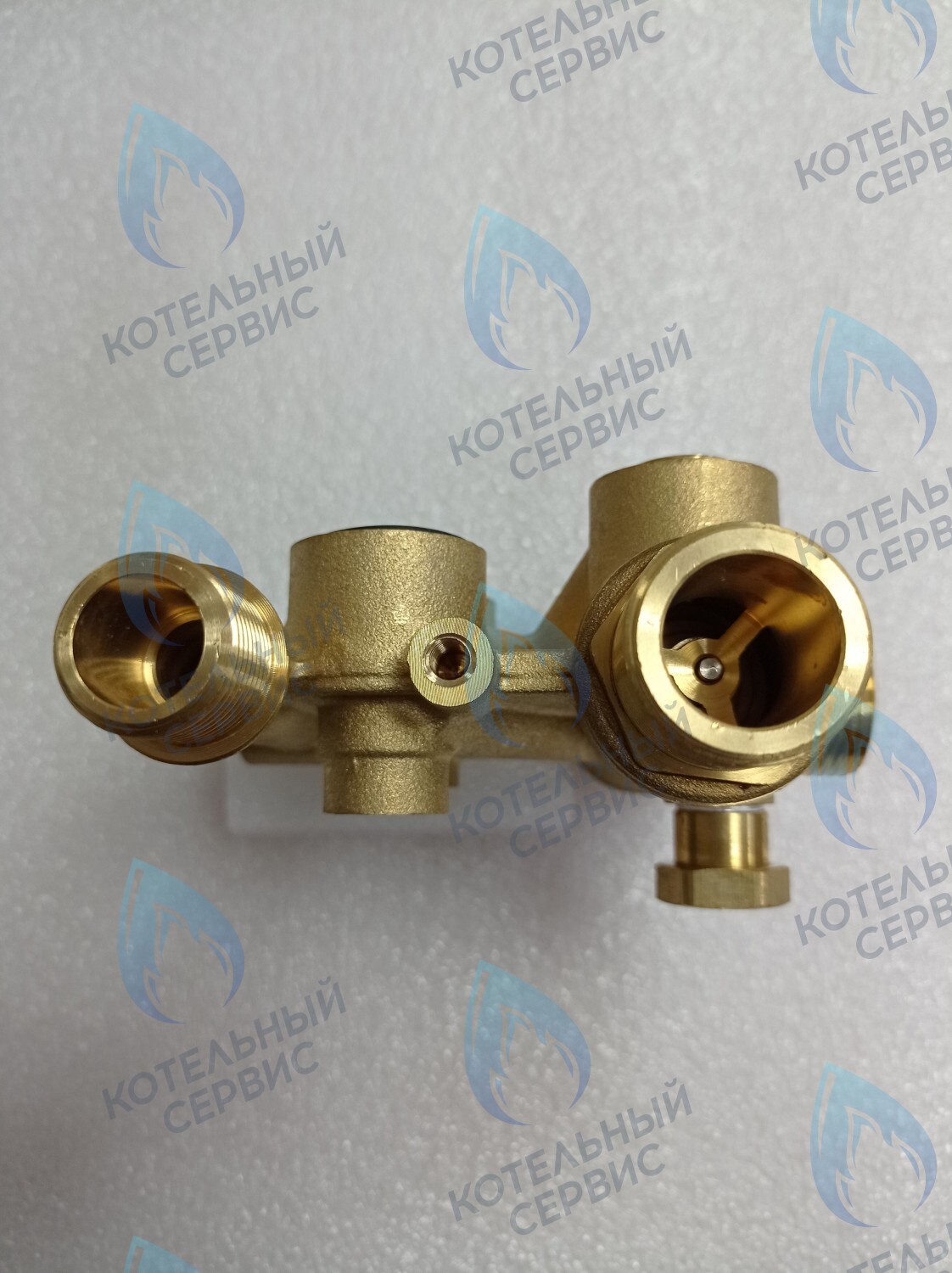 03-4019-02_Новый Клапан трехходовой (новый, шток 81,5мм) GAZECO 18 C2/T2, 24 C2/T2 Исполнение 2 (123) (после 07.14 г. до 05.16 г) в Казани