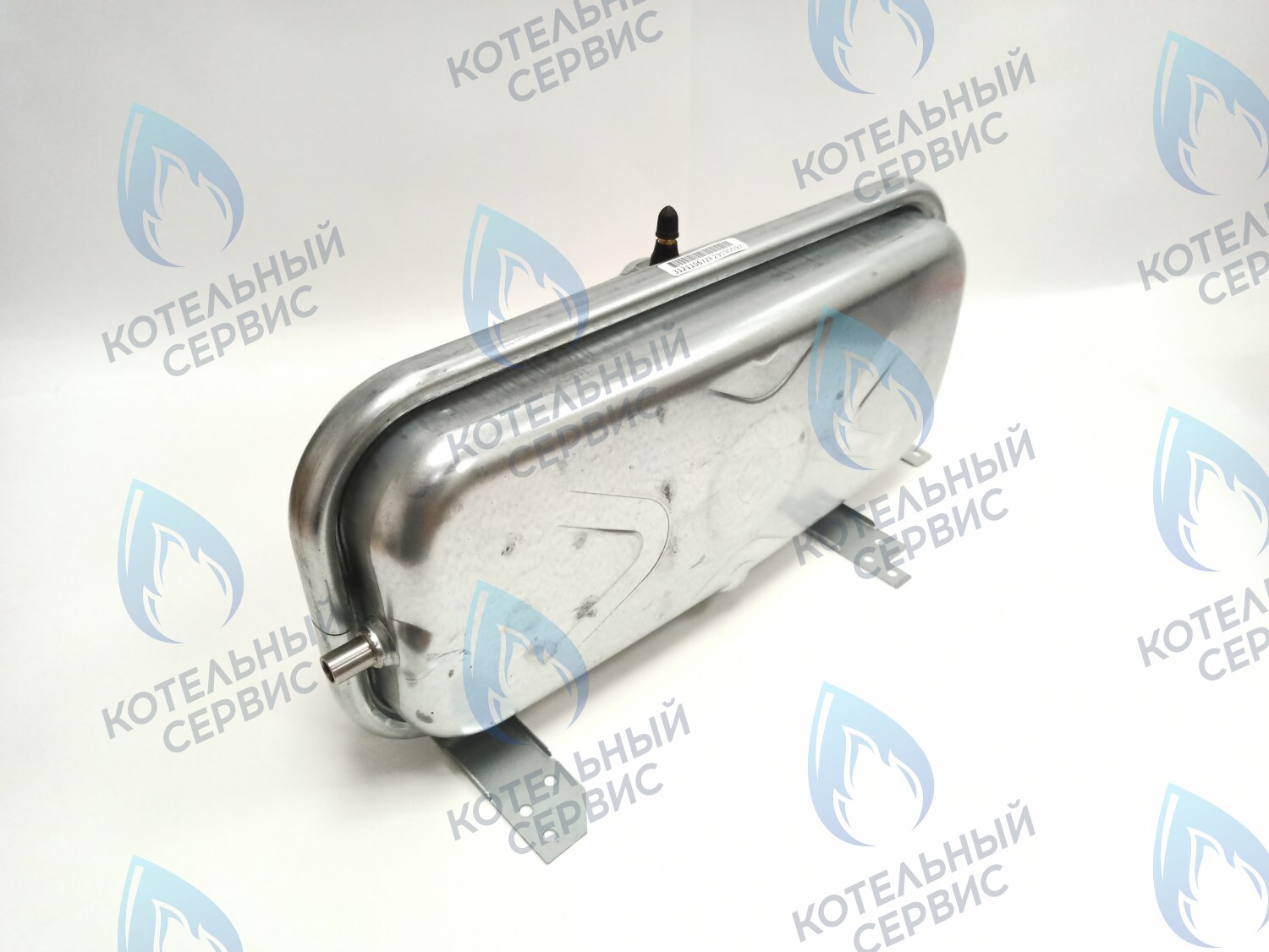 30003945F Бак расширительный NAVIEN Deluxe 13-24K, Deluxe Coaxial 13-24K, Deluxe Plus 13-24k, Deluxe Plus Coaxial 13-4K, Smart Tok Coaxial 13-24K, Prime Coaxial 13-24K, Ace 13-24K, Ace Coaxial 13-24K, Atmo 13-24A в Казани