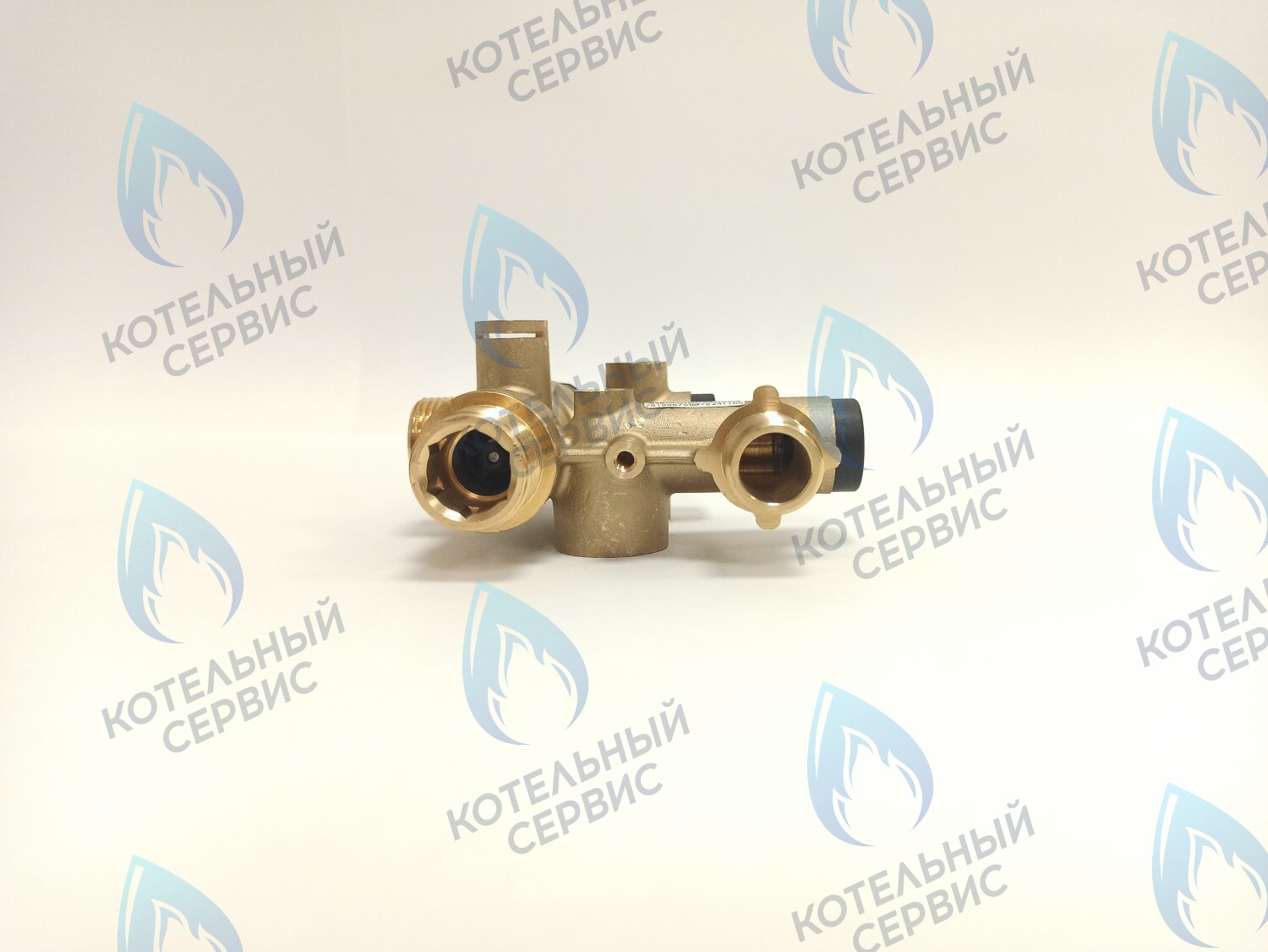 GGT016 Трехходовой клапан Viessmann Vitopend A1JB (7856970) в Казани