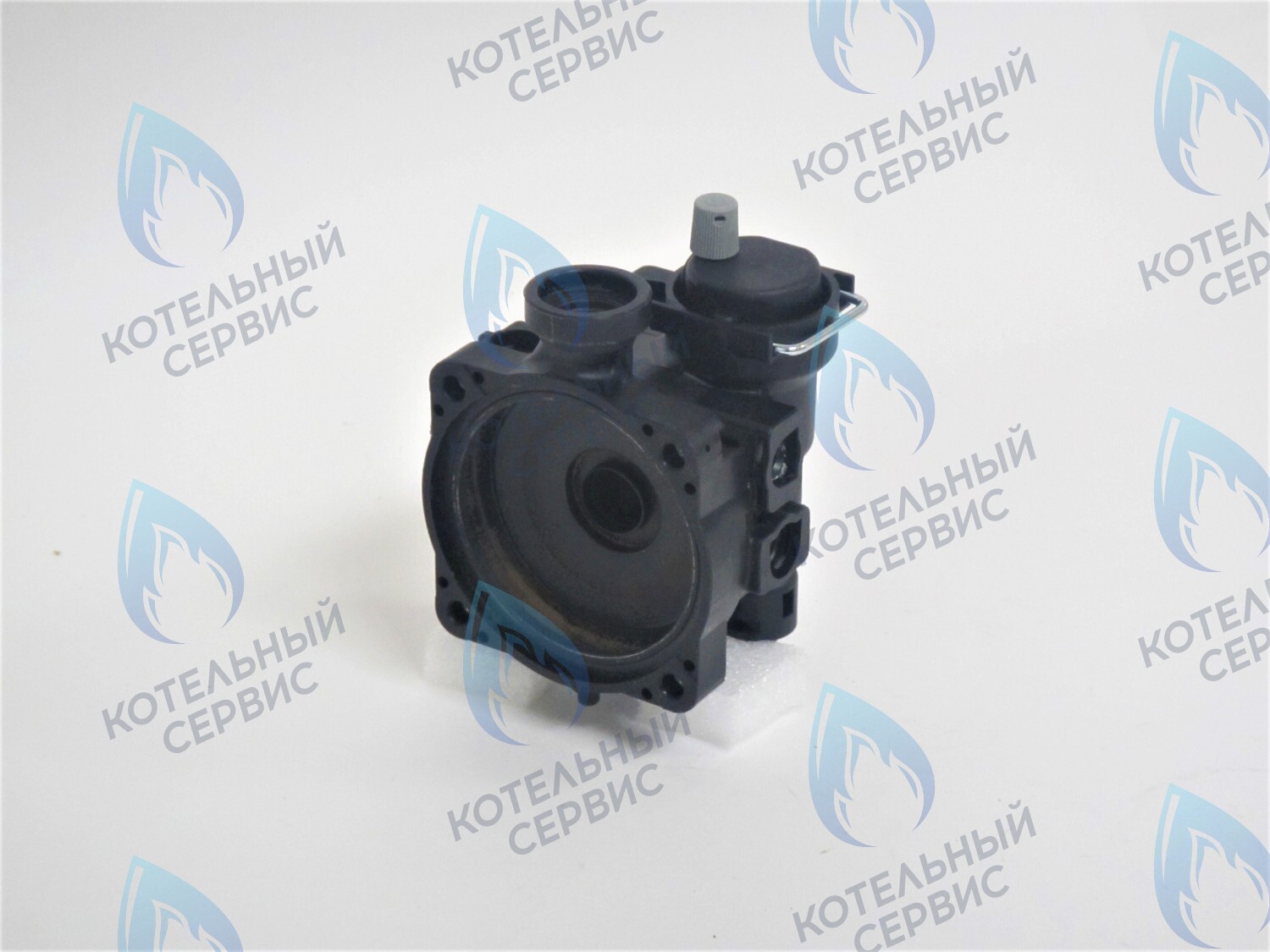 PMF01BW Улитка циркуляционного насоса (отверстие сзади, два справа сбоку) FERROLI под насос WILO (W21CW) в Казани